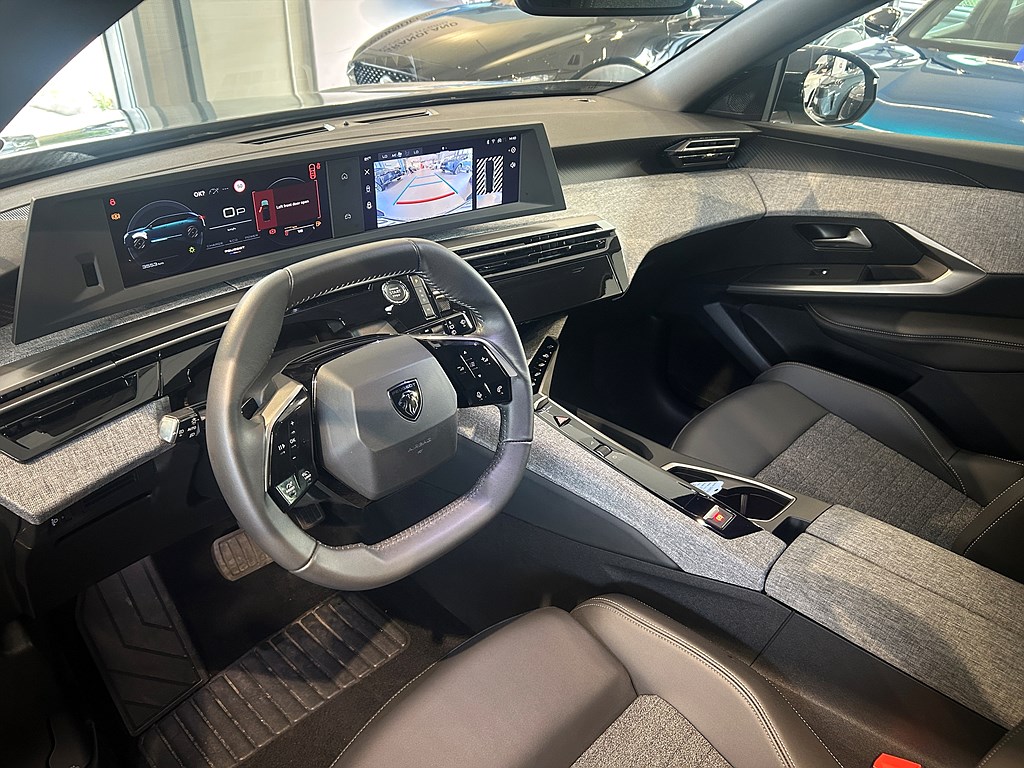 Bild på Allure Hybrid 145hk Aut - 7-SITS, B-KAMERA, CARPLAY