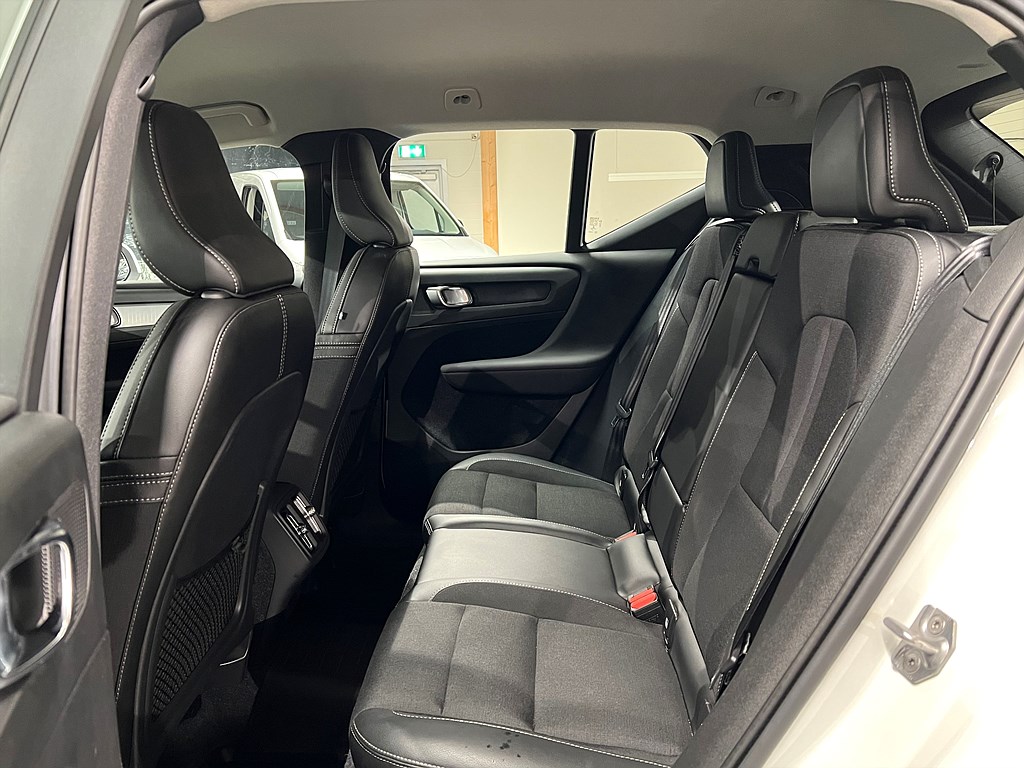 Bild på Momentum T4 190hk Aut - VOC, CARPLAY, KEYLESS