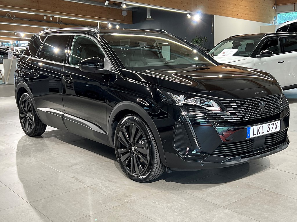 Bild på GT Black Pack 1.2 PT 130hk Aut - NAV, CARPLAY, M-BAKLUCKA
