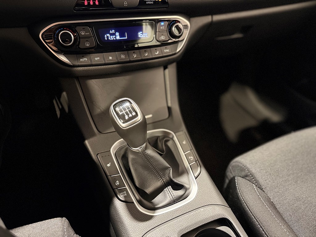Bild på Essential 1.0 T-GDI 120hk - B-KAMERA, CARPLAY