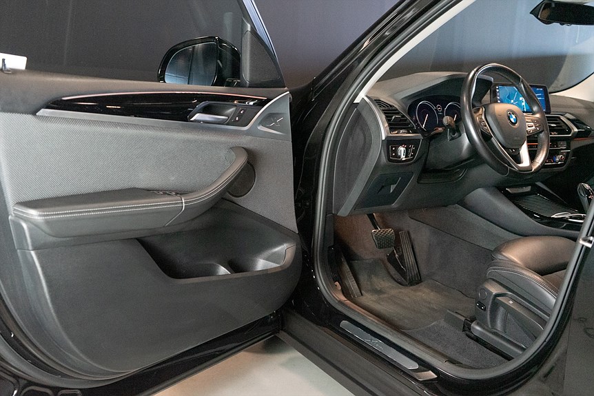 BMW X3 xDrive30i X-Line 252hk