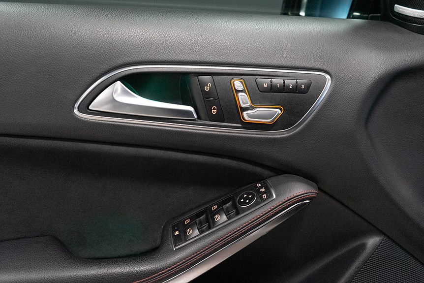 Mercedes-Benz GLA 250 4MATIC AMG 211hk