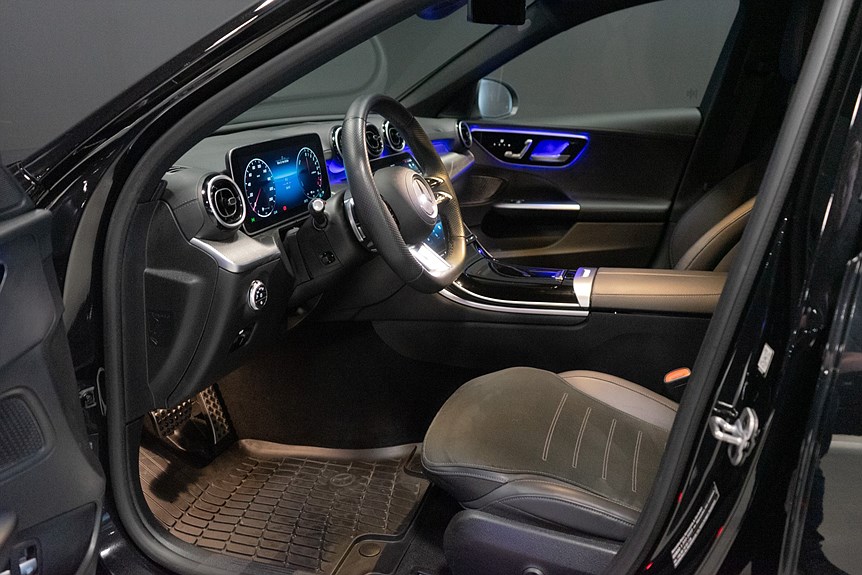 Mercedes-Benz C 300 e AMG Premium 313hk