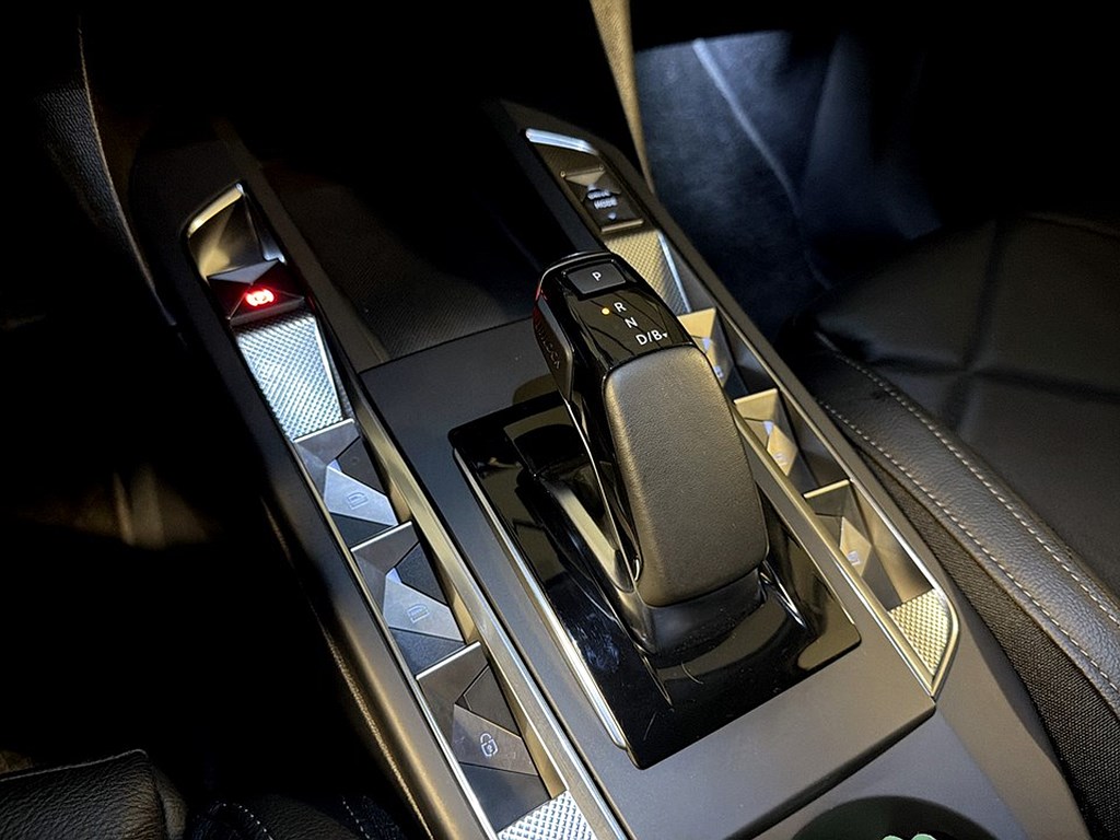 Bild på E-Tense Exclusive 54kWh 156hk Aut - B-KAMERA, CARPLAY