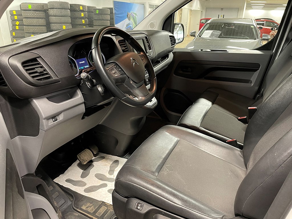 Bild på Business Premium 75kWh 136hk Aut L2 - DRAG,B-KAMERA