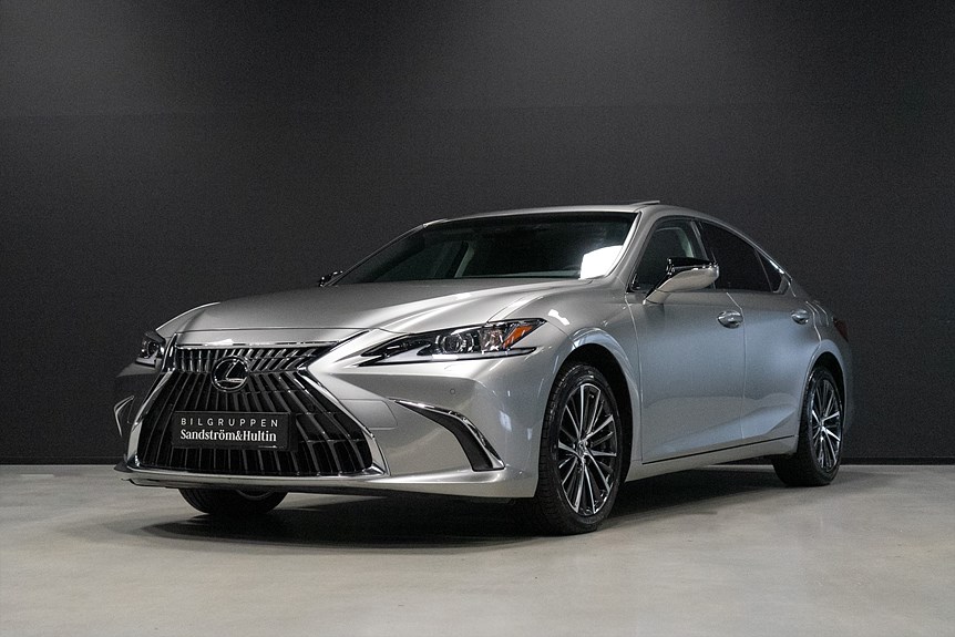 Lexus ES 300h 2.5 E-CVT Limited Edition 218hk