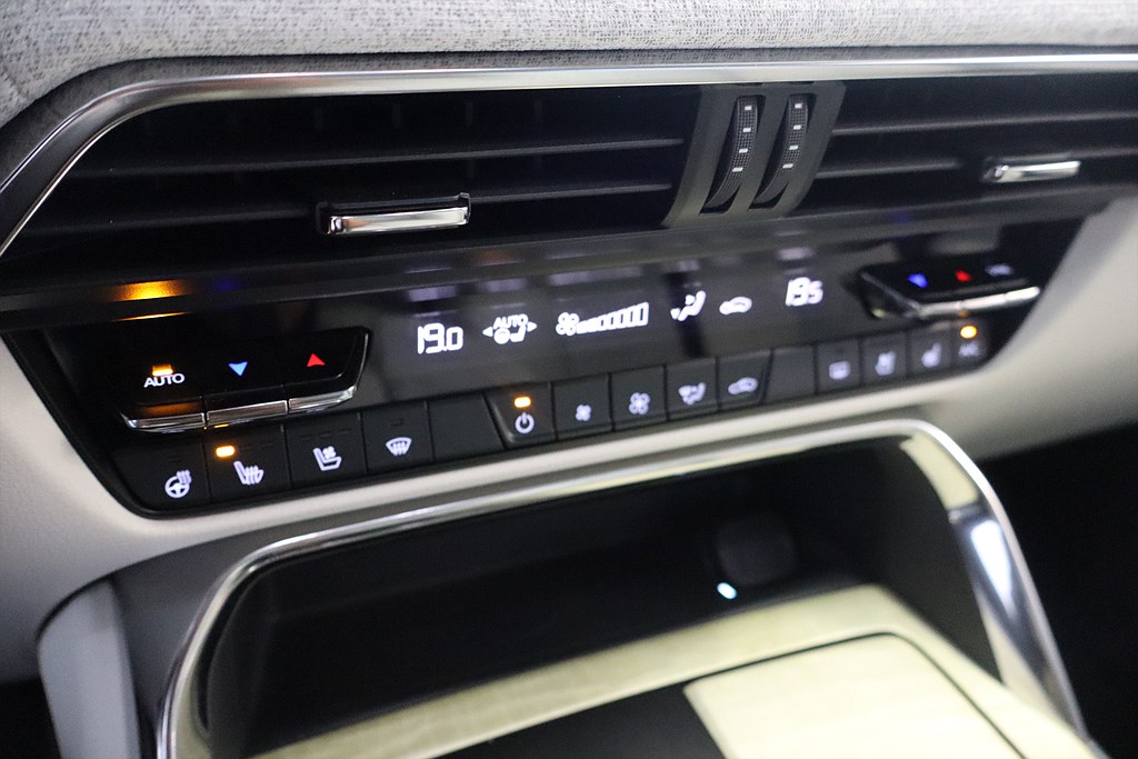 Bild på Takumi PHEV 2.5 327hk Aut AWD - 360-KAMERA, BOSE, PANO