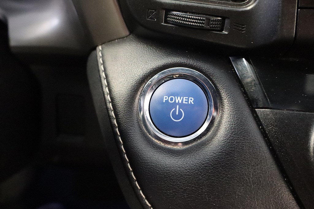 Bild på X-EDITION Hybrid 2.5 E-CVT 197hk Aut AWD - B-KAMERA, DRAG