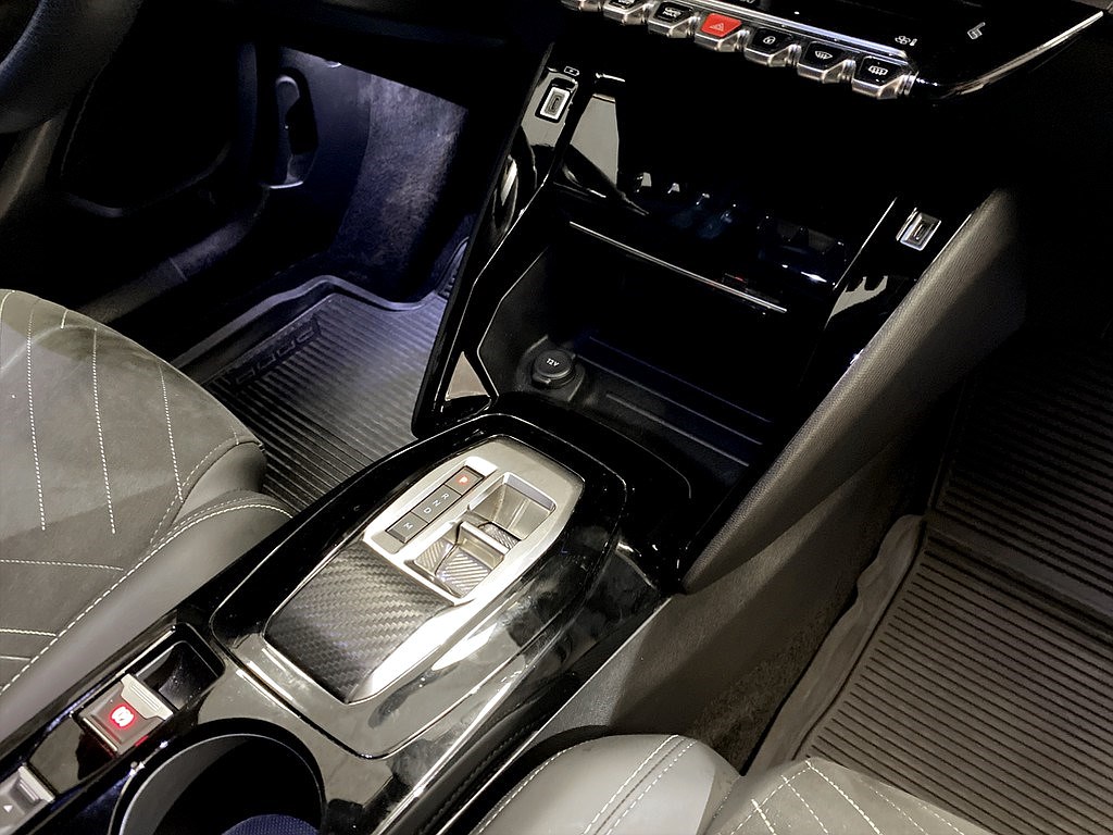 Bild på GT 1.2 PT 130hk Aut - 360-KAMERA, CARPLAY, NAVI
