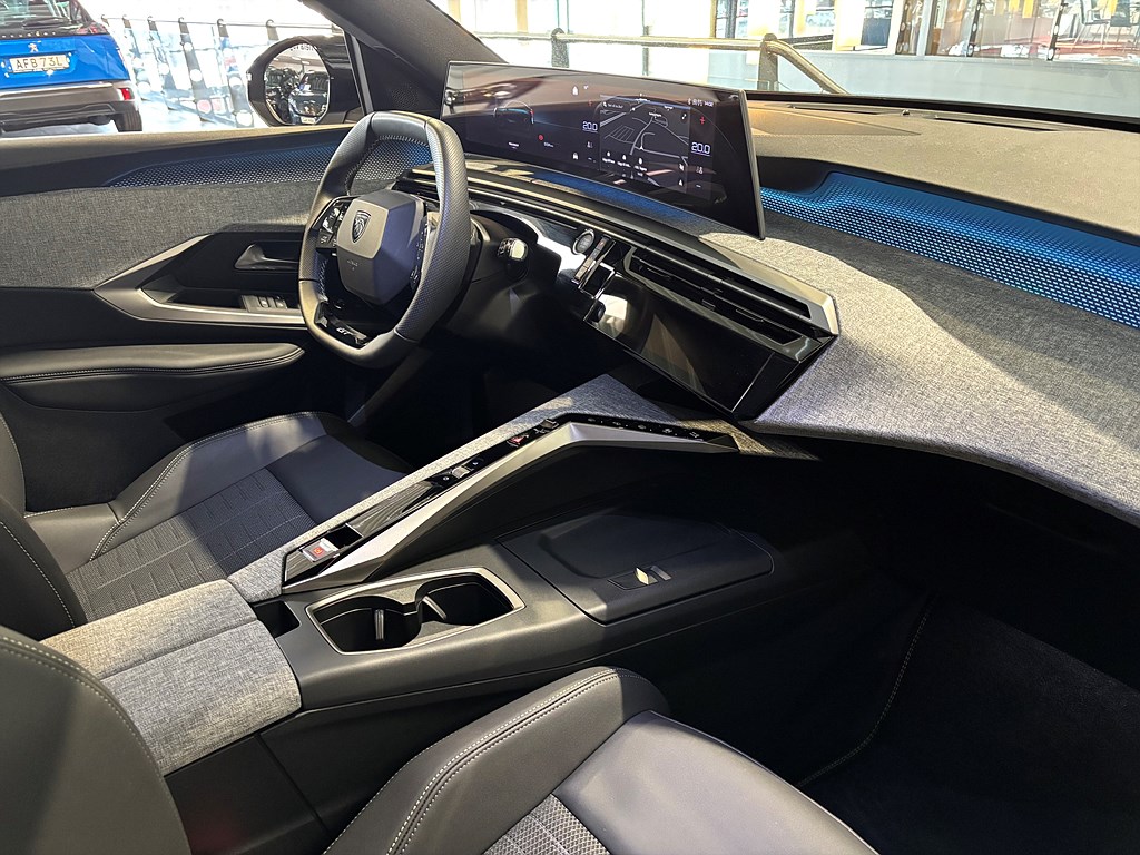 Bild på GT Hybrid 145hk Aut - B-KAMERA,CARPLAY,NAV