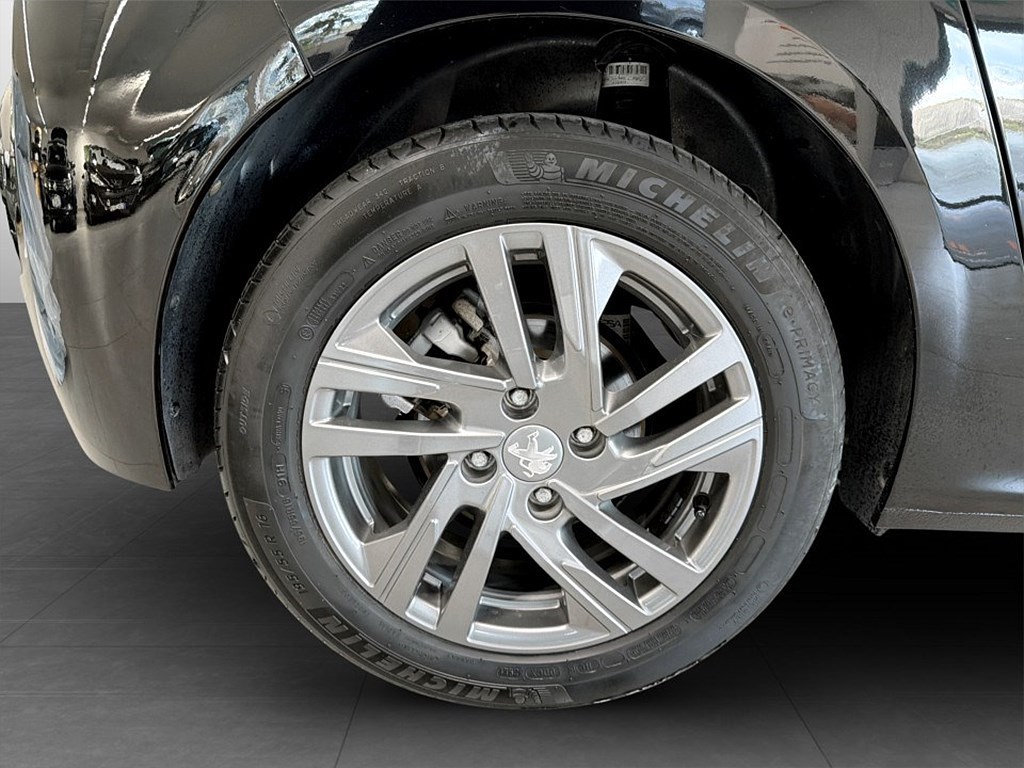 Bild på Active Pack 1.2 PT 100hk Aut - CARPLAY, BACKSENSORER