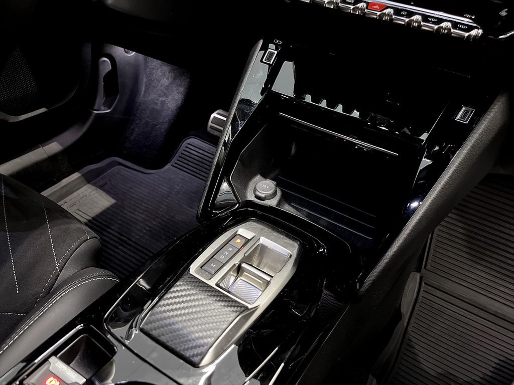 Bild på GT 1.2 PT 130hk Aut - B-KAMERA,CARPLAY,NAVI