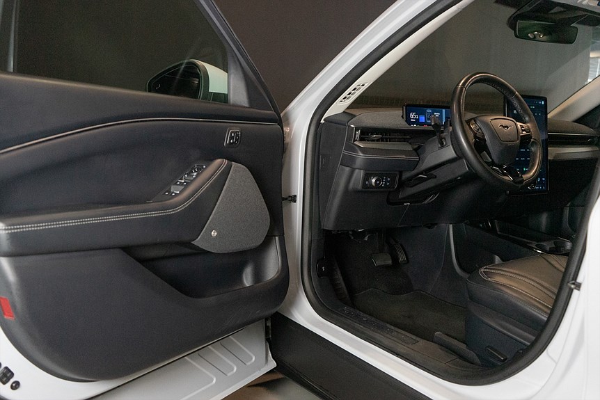 Ford Mustang Mach-E Long Range 294hk