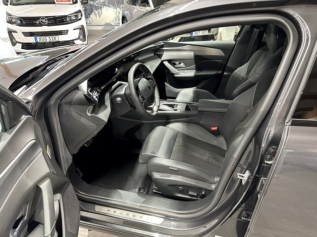 Bild på GT 1.2 PT 130hk Aut - B-KAMERA, CARPLAY