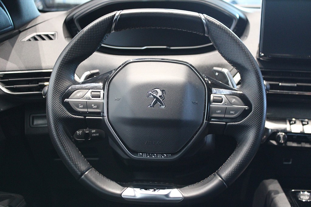 Bild på GT 1.2 PT 130hk Aut - B-KAMERA, CARPLAY