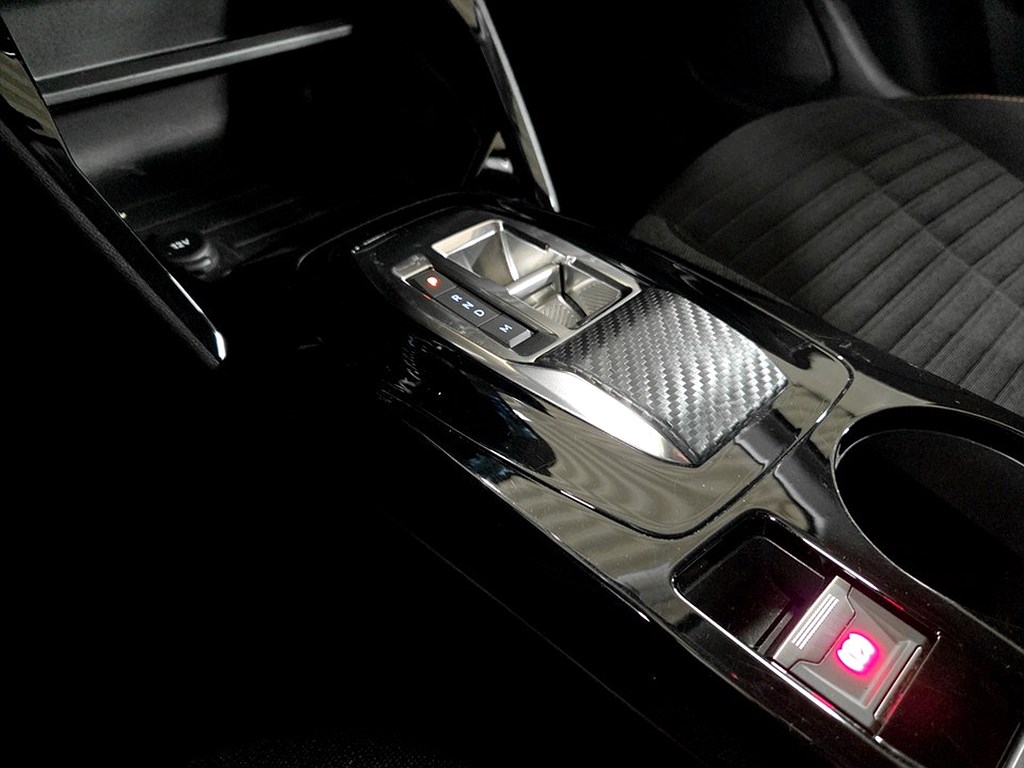 Bild på Active Pack 1.2 PT 100hk Aut - CARPLAY, FARTHÅLLARE