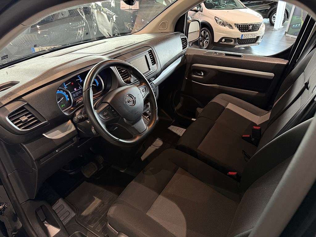 Bild på Premium 75kWh 136hk Aut L3 - DRAG, M-VÄRMARE, B-KAMERA