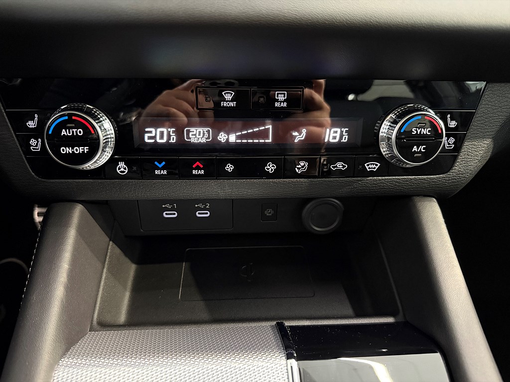 Bild på Instyle PHEV Aut 4WD - DEMO