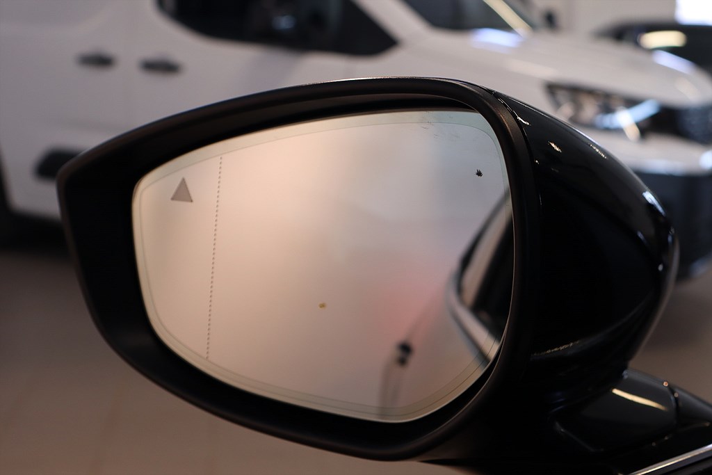Bild på Hatchback Sky 2.0 SKYACTIV-G M Hybrid 150hk - B-KAMERA