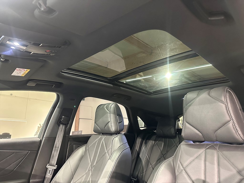 Bild på Rivoli Exclusive E-Tense 300hk Aut AWD - PANO, FOCAL, MASSAGE
