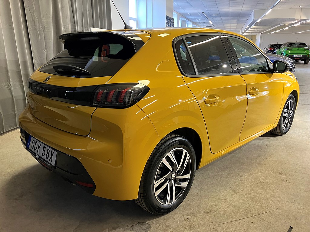 Bild på Allure Pack 1.2 PT 100hk Aut - B-KAMERA, CARPLAY