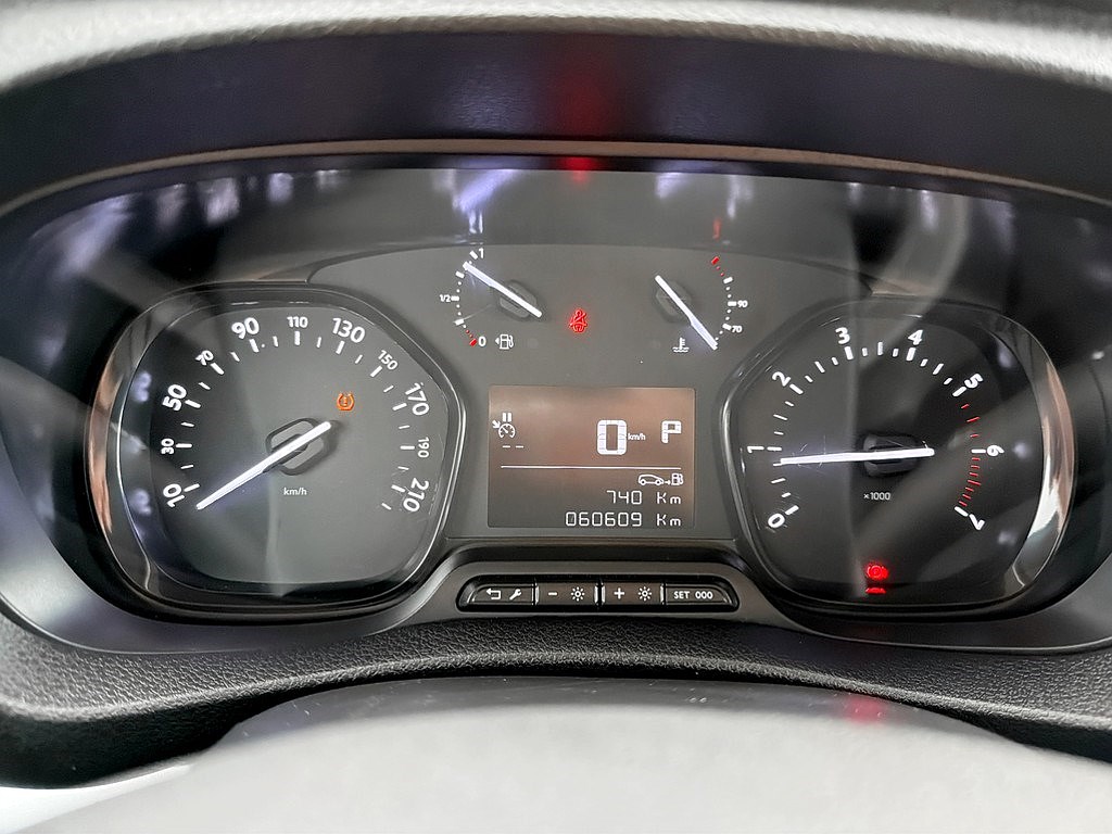 Bild på PRO+ 2.0 BHDi 145hk Aut L3 - B-KAMERA, BACKSENSORER