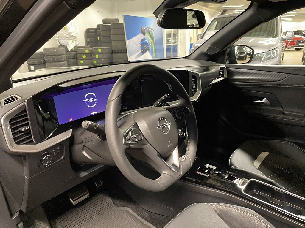 Bild på Ultimate 1.2 PT 130hk Aut - RATTVÄRME, CARPLAY