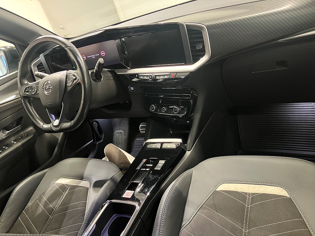 Bild på Ultimate 50kWh 136hk Aut - B-KAMERA, CARPLAY, RATTVÄRME