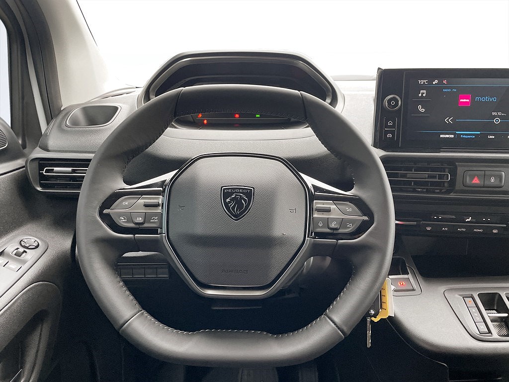 Bild på Crew Cab 1,5 BlueHDi 130hk Aut - EDITION! SERVICE & VINTERHJUL INGÅR!