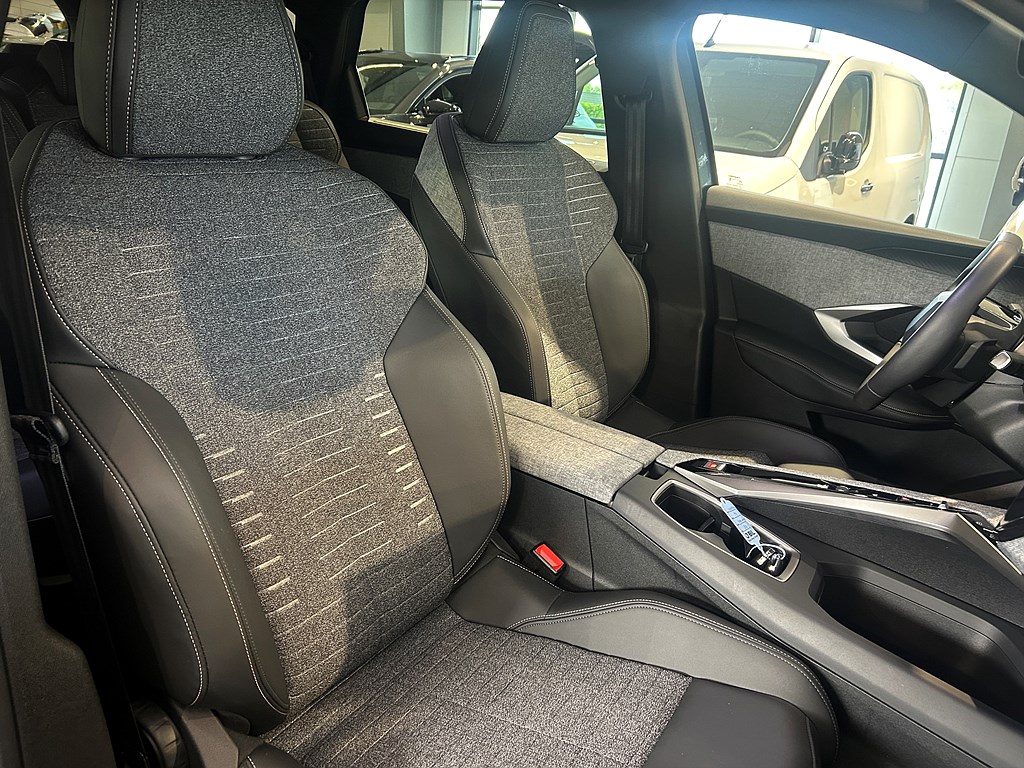 Bild på Allure Hybrid 145hk Aut - 7-SITS, B-KAMERA, CARPLAY