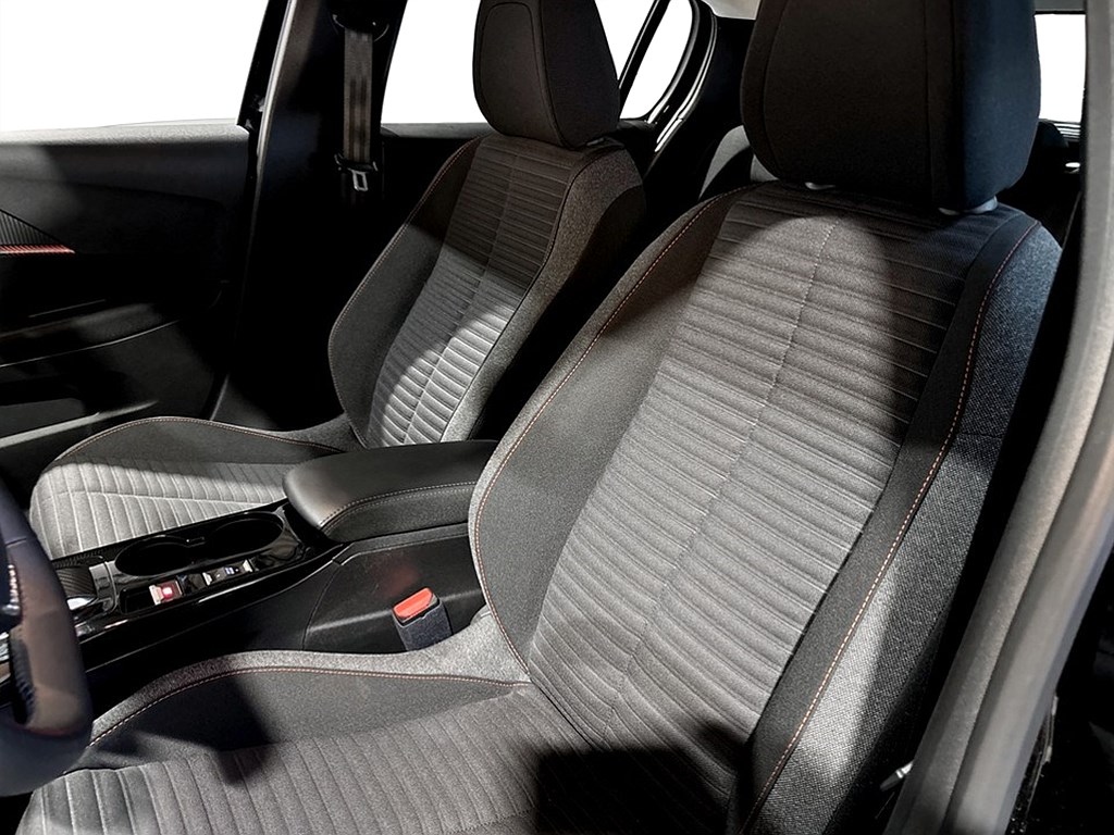 Bild på Active Pack 1.2 PT 100hk Aut - CARPLAY, BACKSENSORER