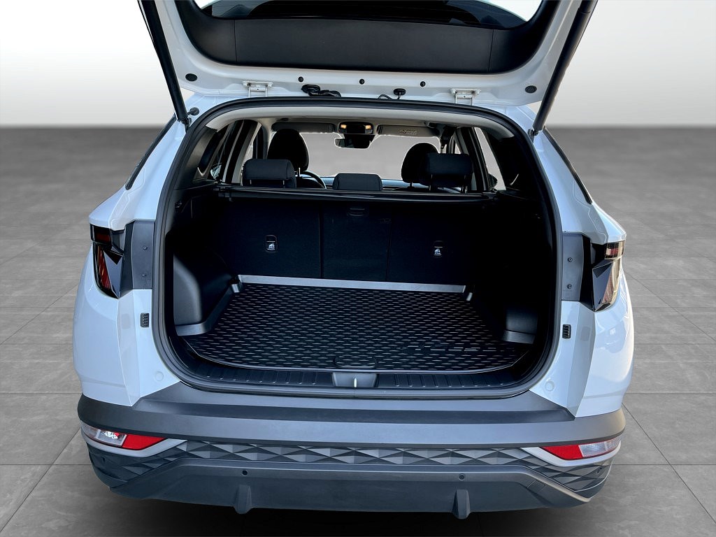 Bild på Essential HEV 230hk Aut - B-KAMERA, CARPLAY