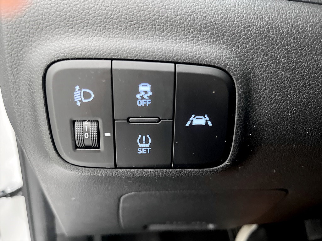 Bild på Essential 1.0 MPi 67hk Aut - CARPLAY
