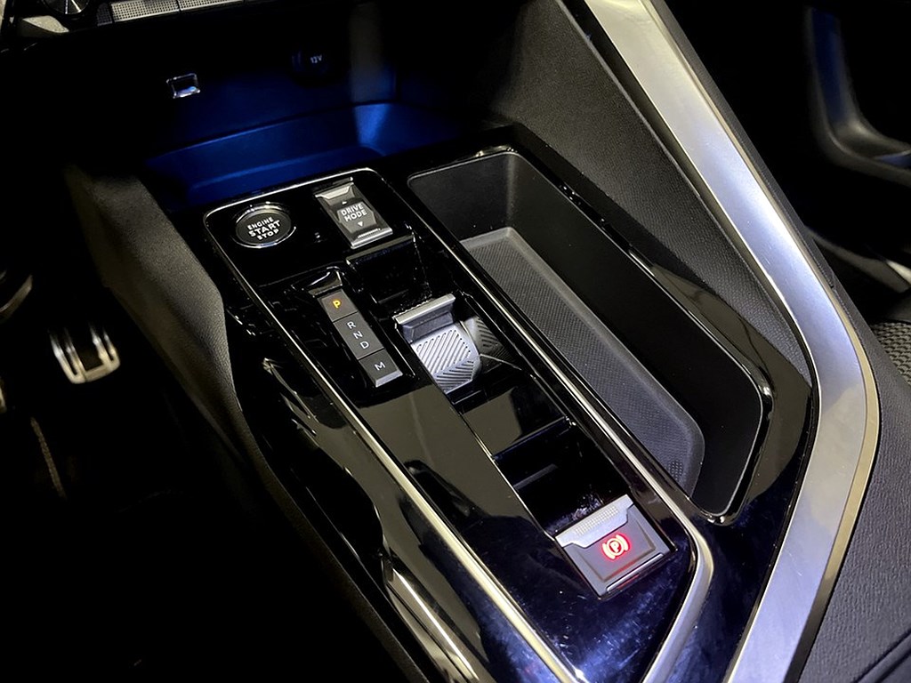 Bild på GT Black Pack 1.2 PT 130hk Aut  - 7-SITS,B-KAMERA,NAV