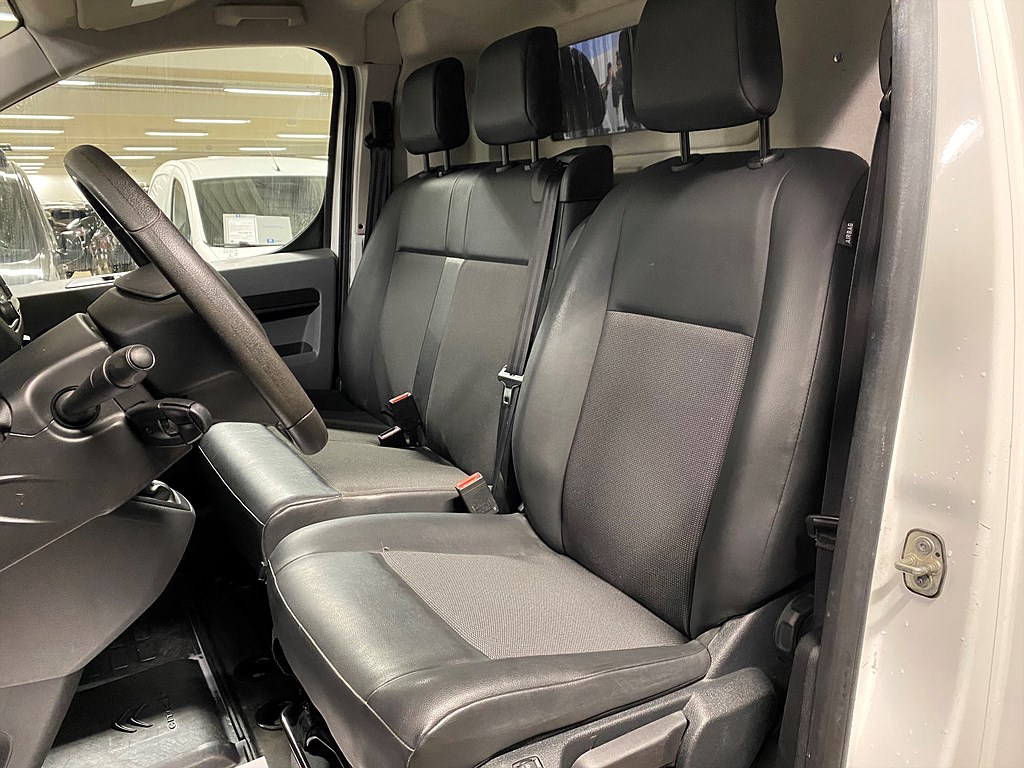 Bild på PRO Business 2.0 BHDi 122hk - MOTORVÄRMARE