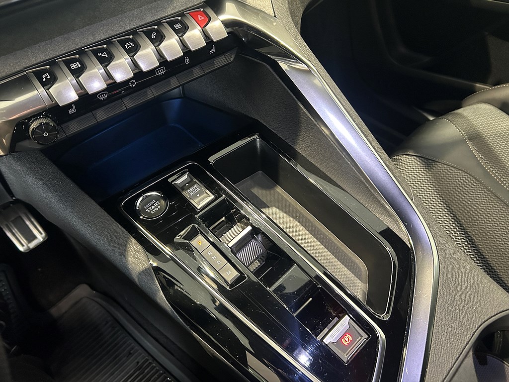 Bild på GT 1.2 PT 130hk Aut - B-KAMERA,NAVI,CARPLAY
