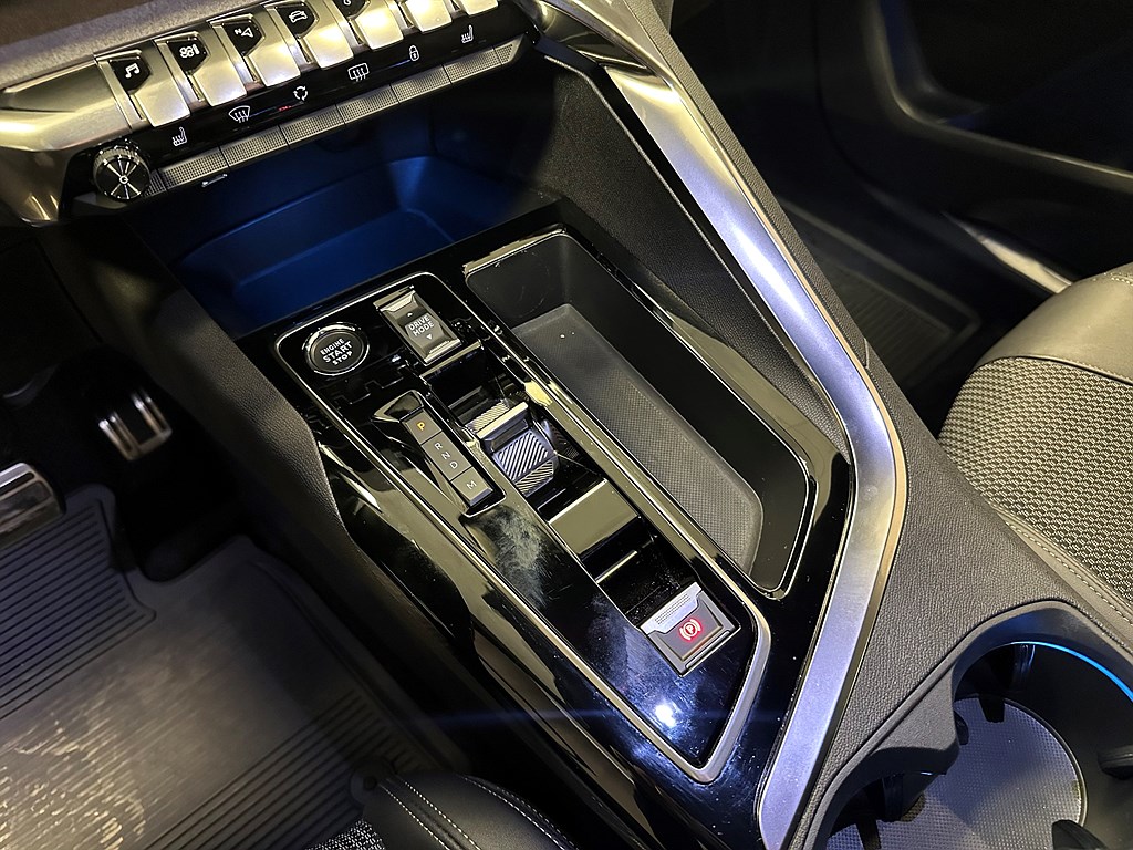 Bild på GT 1.2 PT 130hk Aut - B-KAMERA, CARPLAY