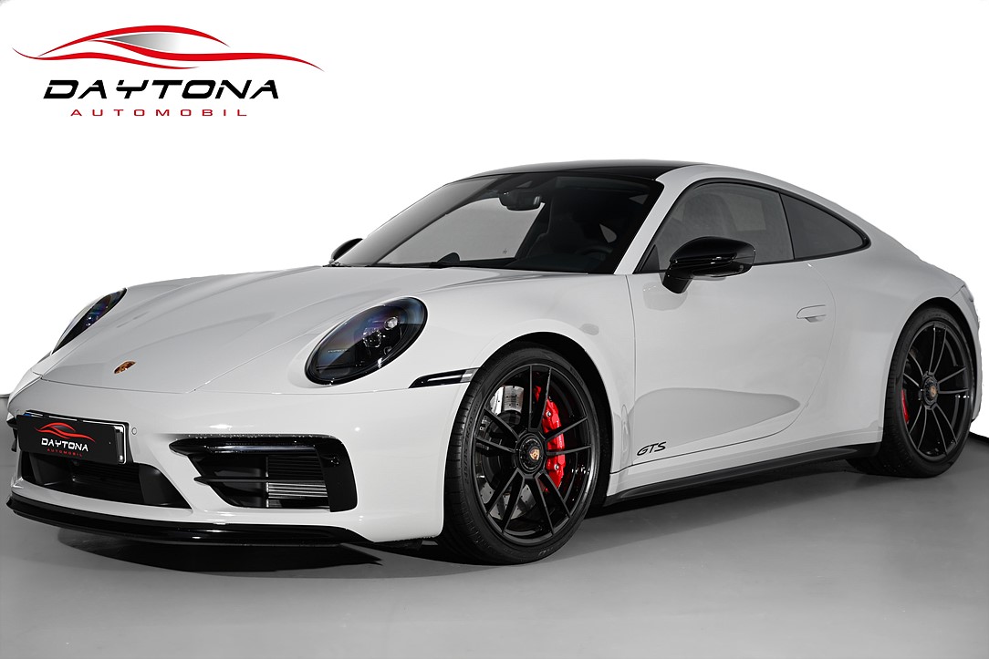 Porsche 911 Carrera 4 GTS | SportDesign | Carbon