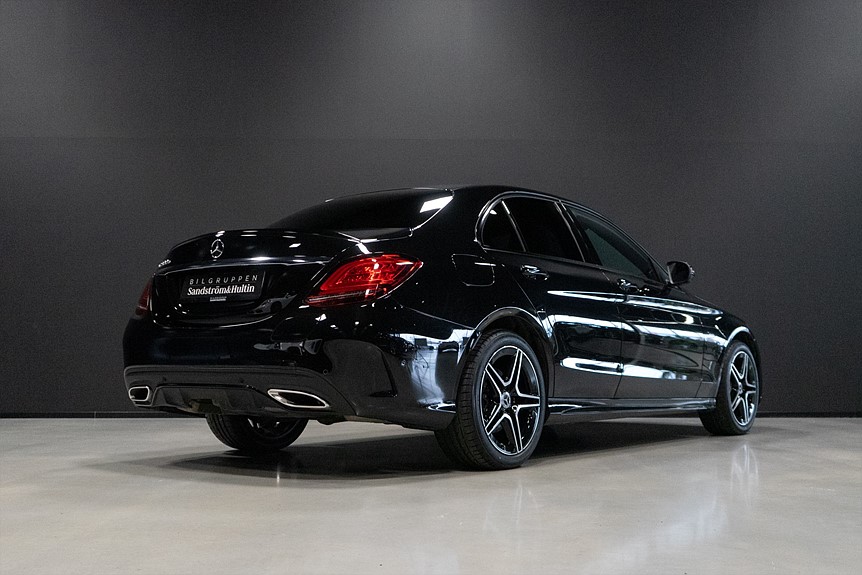 Mercedes-Benz C 300 e Sedan AMG Night Edition