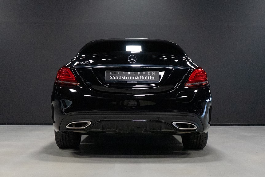 Mercedes-Benz C 300 e Sedan AMG Night Edition