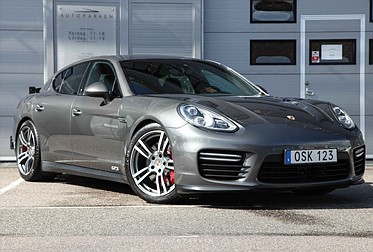 Porsche Panamera GTS V8 440hk Svensksåld