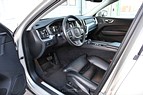 Volvo XC60 B4 AWD Momentum Advanced