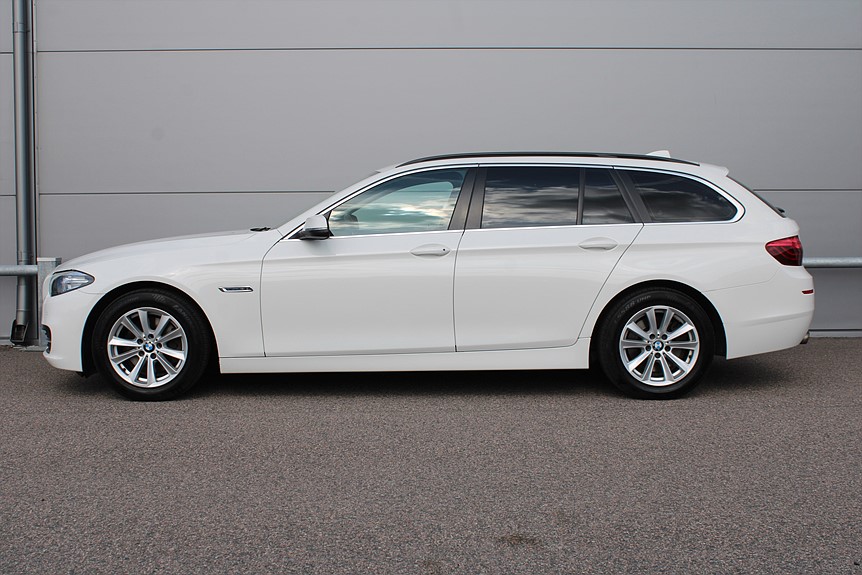 BMW 520d Touring Steptronic / Dragkrok / Sv såld