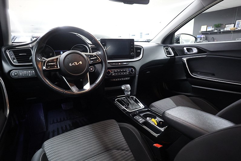 Kia Ceed SW Plug-in 141hk Advance Keyless Carplay B-Kamera