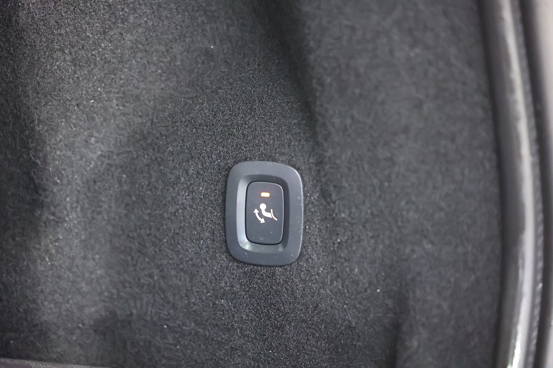 Volvo XC60 Recharge T8 AWD 456hk Plus Dark Pano 360 Drag