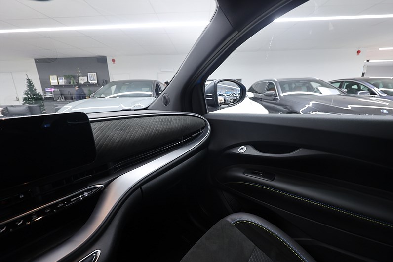 Abarth 500e 155hk *Kampanj!* Scorpionissma Alcantara JBL Pano