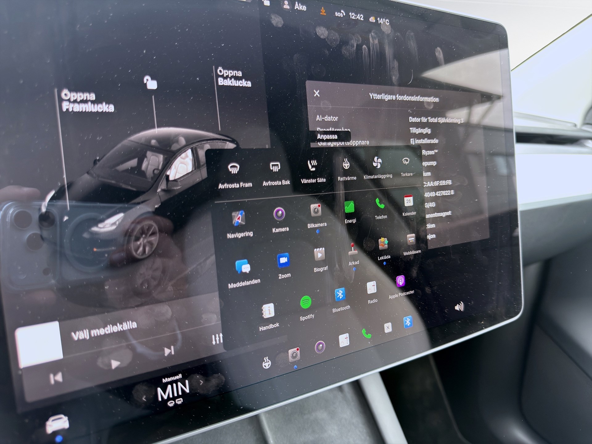 Tesla Model Y Long Range 514hk Pano Navi Drag B-Kamera MOMS