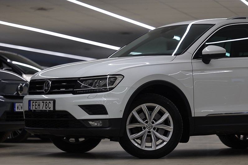 Volkswagen Tiguan 2.0 TSI 4M 190hk CarPlay B-Kamera Drag Värmare