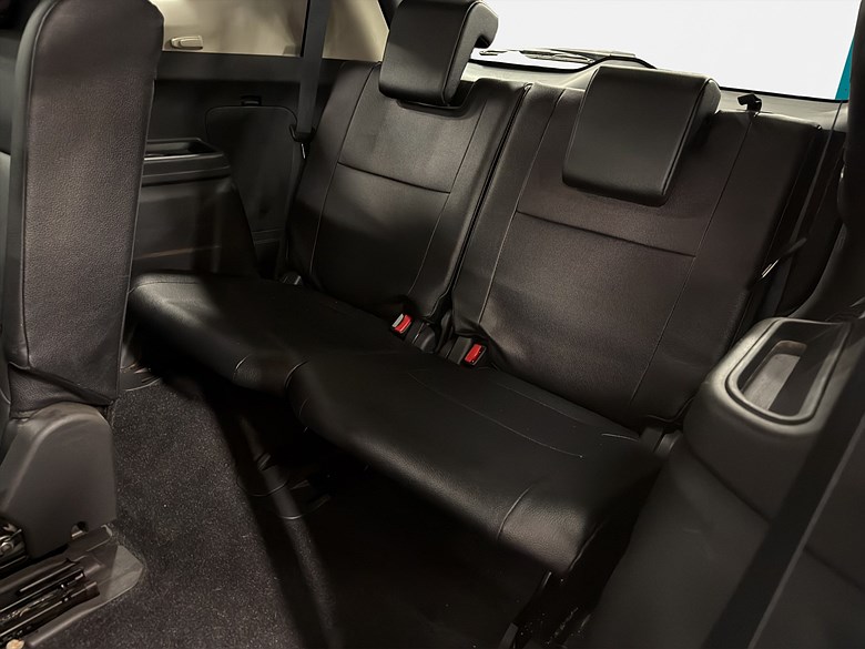 Mitsubishi Outlander DI-D 4WD 7-sits Drag Kamera 2015, vit – bild 20 av 23, begagnad hos Niber i Järfälla