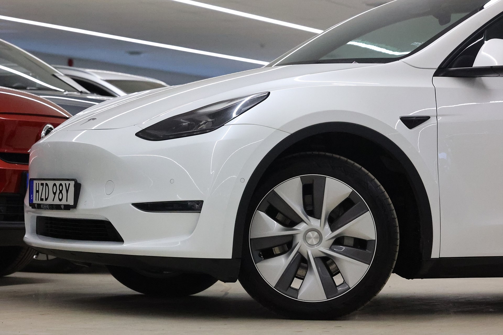 Tesla Model Y Long Range AWD 514hk Pano Drag Navi Läder